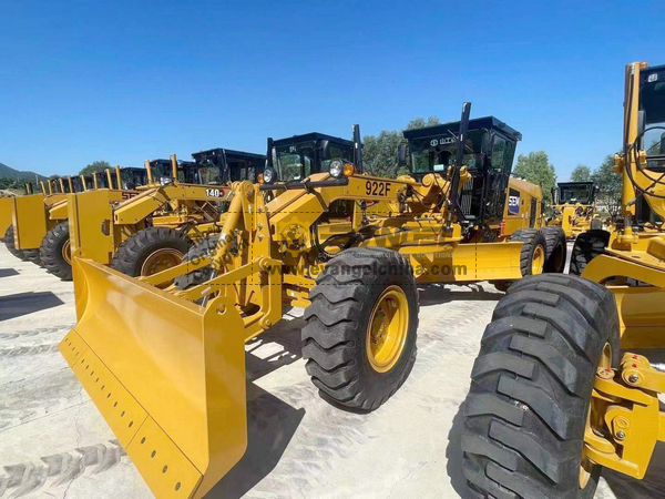 Mexico - 1 Unit SEM 922F Motor Grader & 1 LIUGONG CLG6618E Road Roller & 1 LIUGONG CLG365B Skid Steer Loader