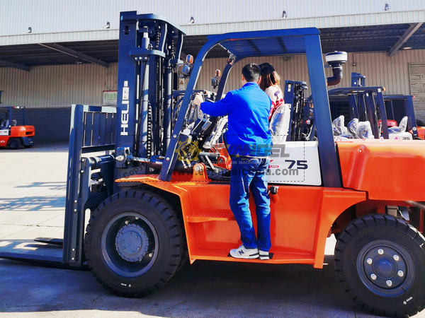 8 Units HELI CPD25 & 1 Unit CPCD75 Forklift