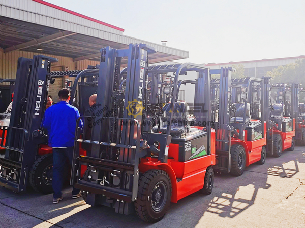 HELI CPD25 & 1 Unit CPCD75 Forklift
