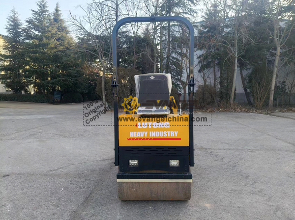 LUTONG LTC301 Road Roller