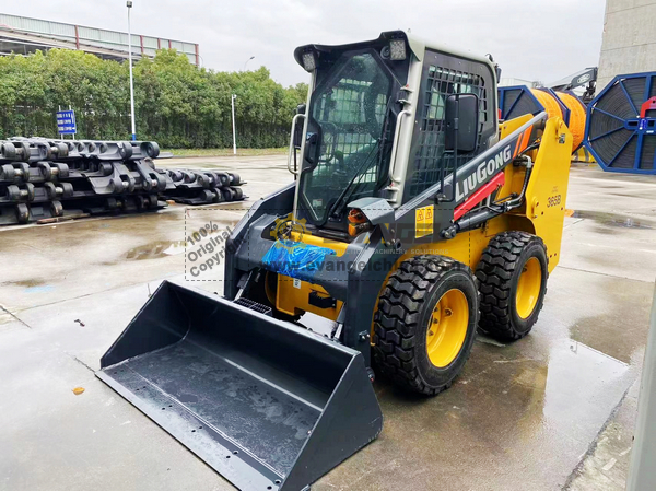 Mexico - 1 Unit SEM 922F Motor Grader & 1 LIUGONG CLG6618E Road Roller & 1 LIUGONG CLG365B Skid Steer Loader