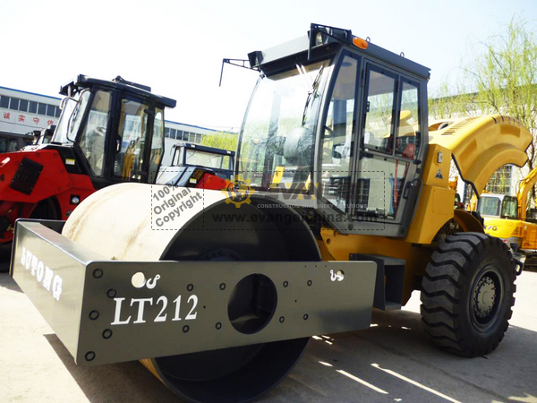 LUTONG LT212B Road Roller