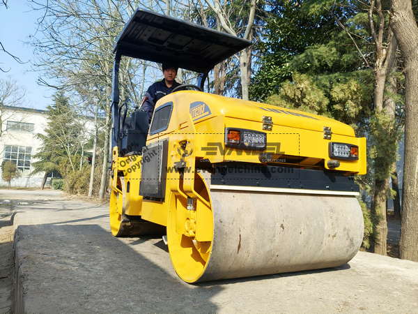 LUTONG LTP1016H Road Roller