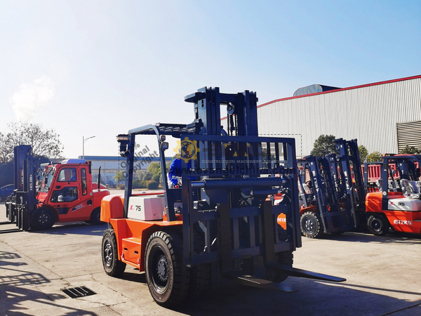 HELI CPD25 & 1 Unit CPCD75 Forklift
