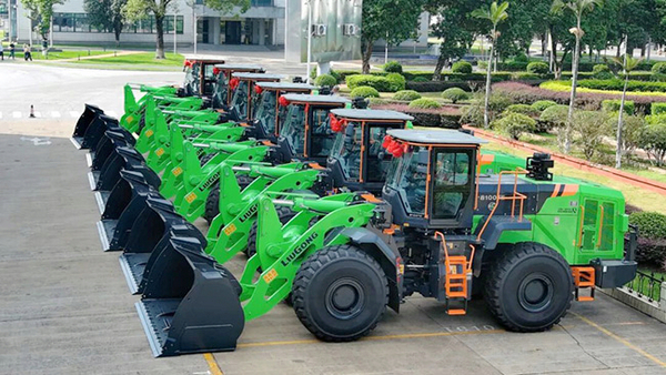 LIUGONG Delivers First Batch of 8100TE Hybrid Wheel Loaders to Port Clients