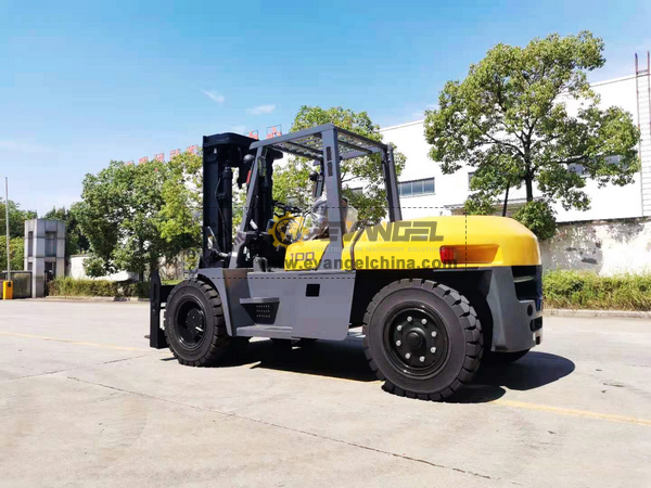 1 Unit TEU Forklift FD100T