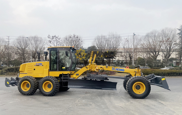 4 Units XCMG XE215DA Crawler Excavators & 3 XCMG GR165 Motor Graders