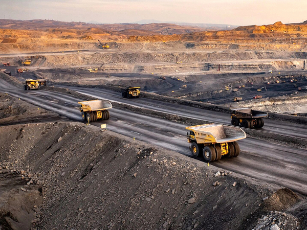 CUMMINS and KOMATSU Partner on Hybrid Power Systems for Mining Haul Trucks