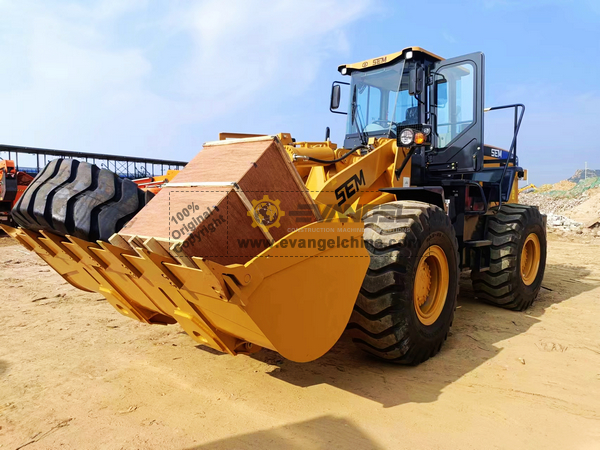 SEM 655D Wheel Loader