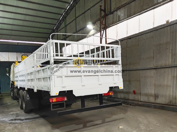 HOWO ZZ1257N5247A Truck Mounted Crane to Djibouti