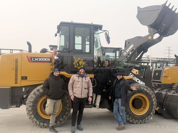 Romania Clients Visited XCMG Factory