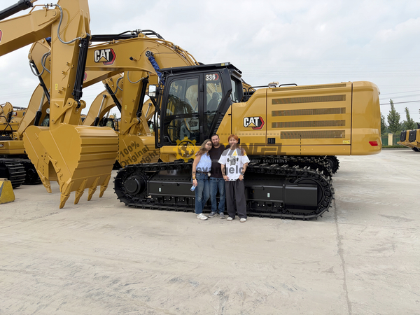 Mexican Client Visited CATERPILLAR & XCMG Factory