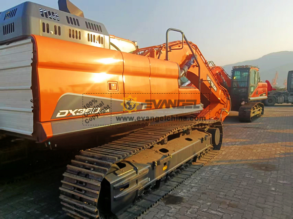DEVELON DX360LCA-7B Excavator