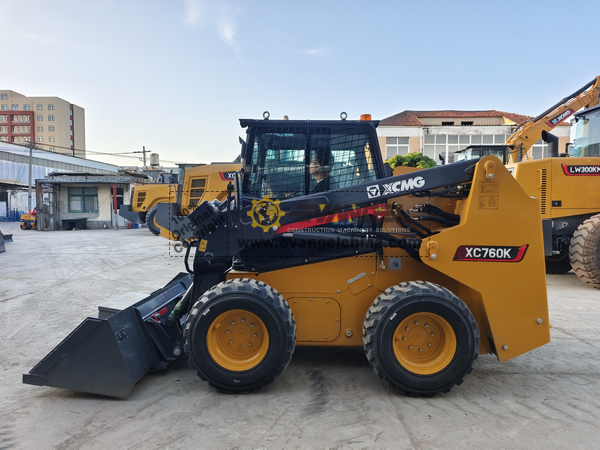 XCMG XC760K skid steer loader