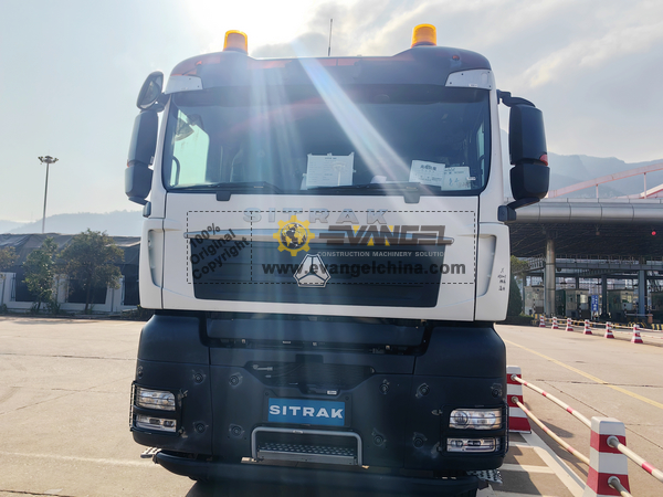 SINOTRUK Tractor Truck ZZ4256V364HC1B